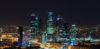 Выше — только небо. Столичные квартиры с самыми впечатляющими видами из окон