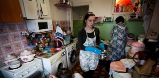 Обитателей петербургских коммуналок лишили последних надежд на бесплатное жилье Новости недвижимости о законе об изменении условий расселения коммунальных квартир