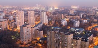 сколько лет жилью на вторичном рынке Бальзаковским принято называть возраст от 30 до 40 лет, это выражение появилось благодаря роману «Тридцатилетняя женщина» французского писателя Оноре де Бальзака.