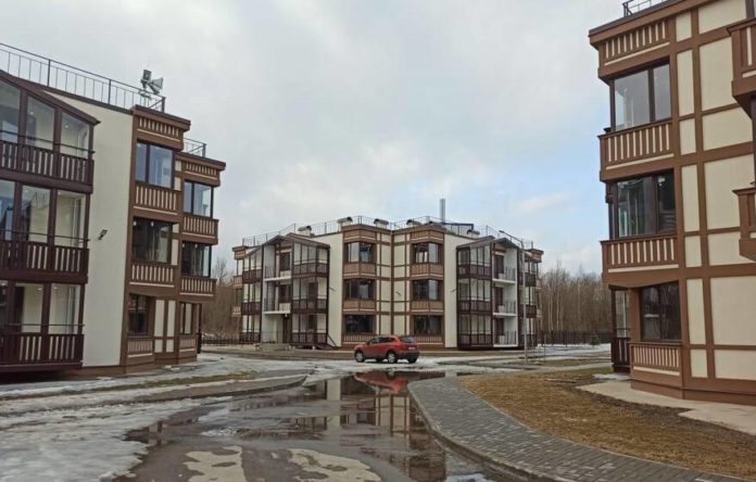 Девелопер «Таймс» получил разрешение на ввод в эксплуатацию МЖК Red Village. Проект находится в Красном Селе Красносельского района на улице Первого мая.